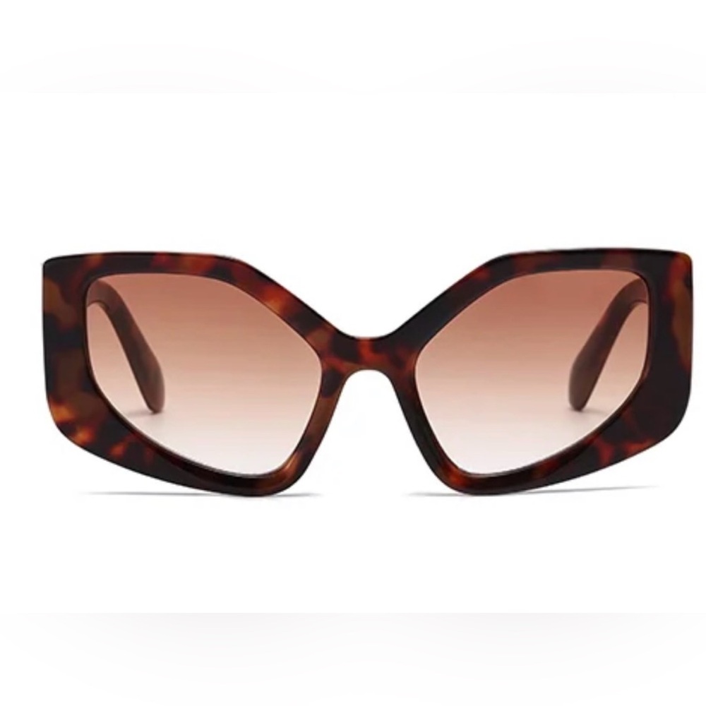 Tortoise Shell Cat-Eye Sunglasses - Brown Gradient Lenses